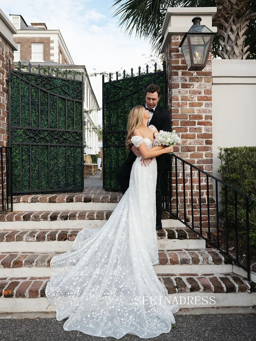 A-line Sweetheart Applique Lace Wedding Dresses Short Sleeve Rustic Wedding Gowns kop132